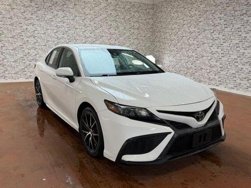Ice 2023 Toyota Camry SE