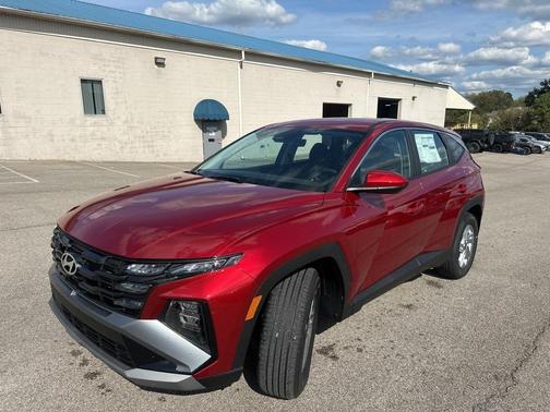 2026 Hyundai TUCSON SE