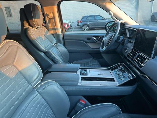 2021 Lincoln Navigator Black Label