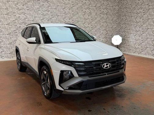 White Pearl 2025 Hyundai TUCSON SEL