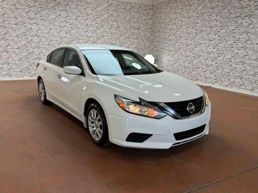 Glacier White 2018 Nissan Altima 2.5 S