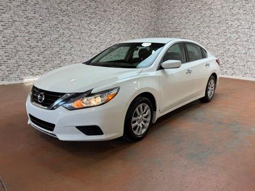 Glacier White 2018 Nissan Altima 2.5 S