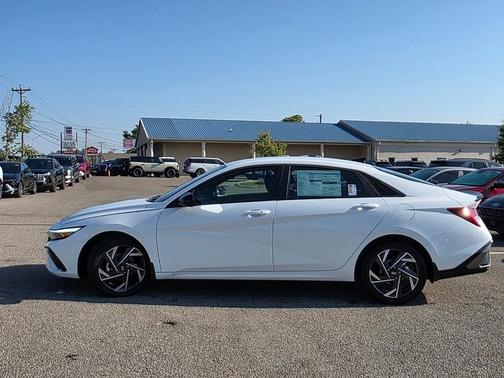 2025 Hyundai ELANTRA HEV SEL Sport