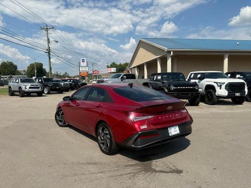 2025 Hyundai ELANTRA SEL Sport