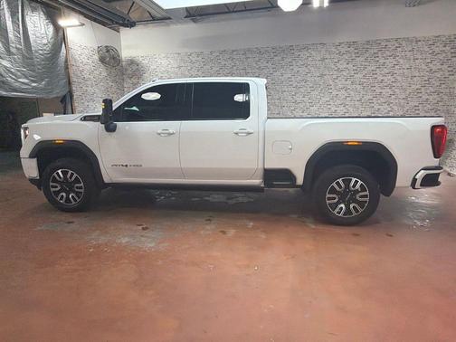 Summit White 2021 GMC Sierra 2500 AT4