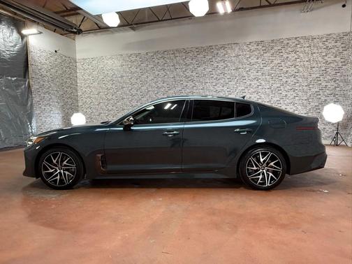 2022 Kia Stinger GT-Line