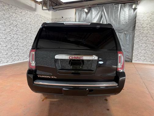 2017 GMC Yukon XL Denali