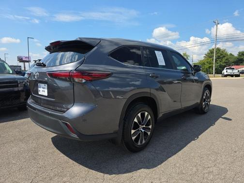 2024 Toyota Highlander XLE