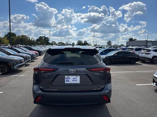 2024 Toyota Highlander XLE