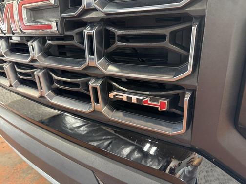 2024 GMC Canyon AT4