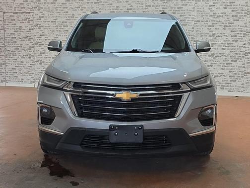 Sterling Gray Metallic 2023 Chevrolet Traverse LT Leather