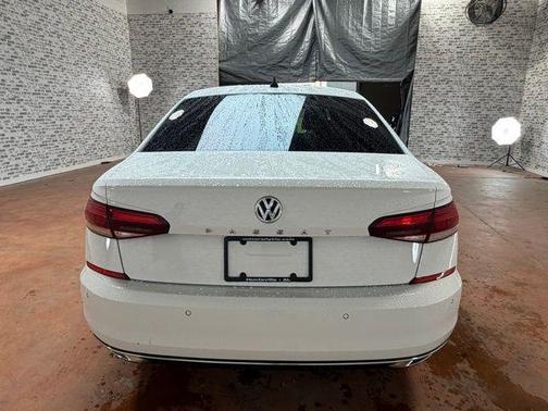 Pure White 2022 Volkswagen Passat 2.0T Limited Edition