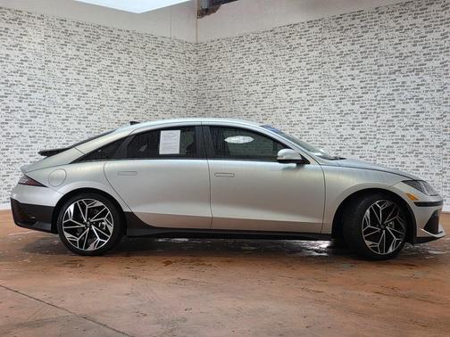 2025 Hyundai IONIQ 6 SEL