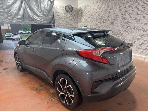 Magnetic Gray Metallic 2018 Toyota C-HR XLE Premium
