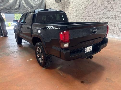 Midnight Black Metallic 2019 Toyota Tacoma TRD Sport