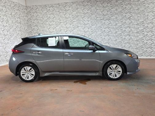 2022 Nissan Leaf S