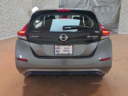 2022 Nissan Leaf S