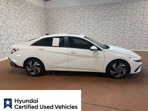 White 2025 Hyundai ELANTRA SEL Convenience