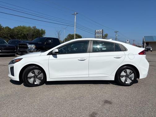 2022 Hyundai IONIQ Hybrid Blue