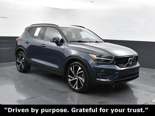 2022 Volvo XC40 T5 R-Design