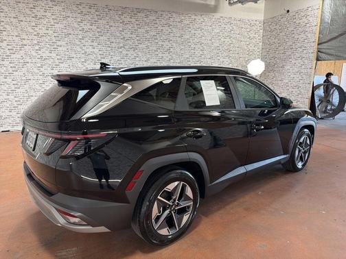 Phantom Black 2025 Hyundai TUCSON SEL Convenience