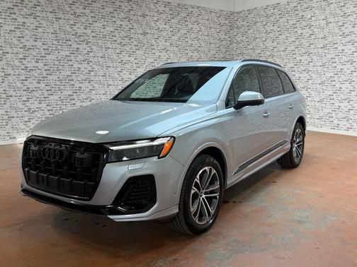 2025 Audi Q7 45 Premium Plus