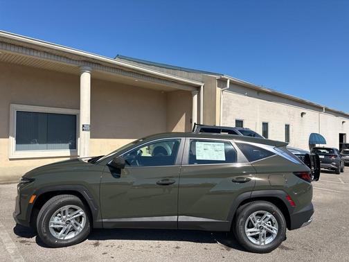 2026 Hyundai TUCSON SE