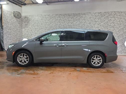 Ceramic Gray Clearcoat 2023 Chrysler Pacifica Touring-L