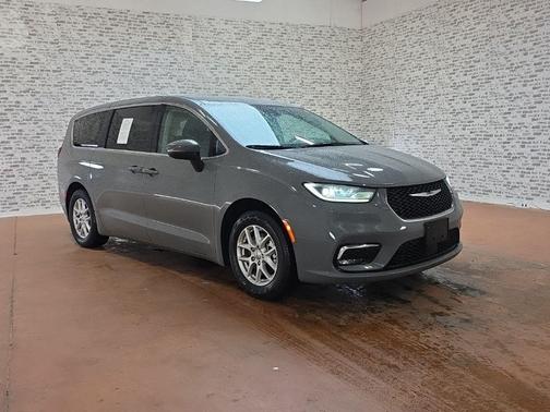 Ceramic Gray Clearcoat 2023 Chrysler Pacifica Touring-L