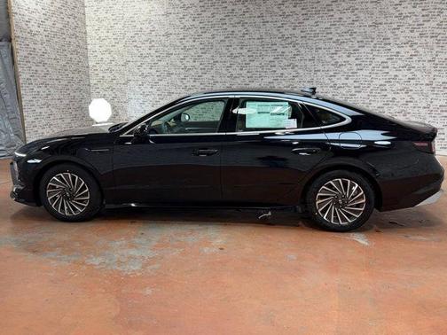 Black 2026 Hyundai SONATA Hybrid Limited