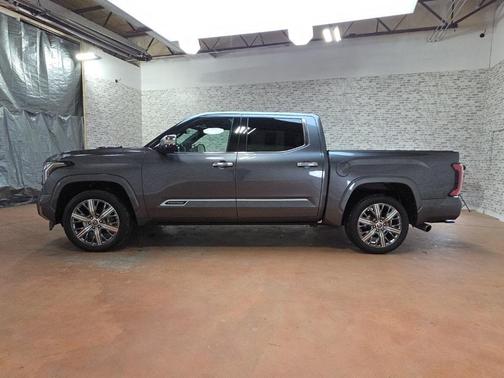 2023 Toyota Tundra Hybrid Capstone