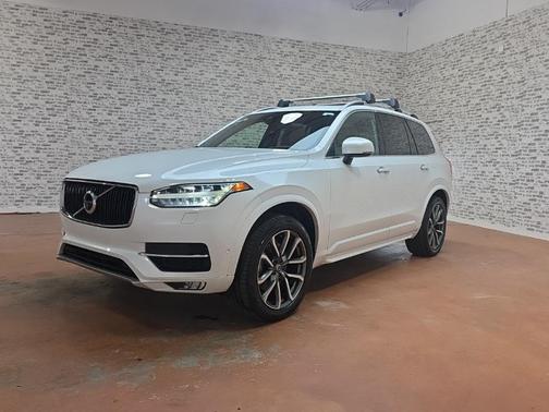 2017 Volvo XC90 T6 Momentum