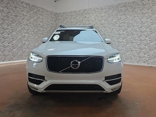 2017 Volvo XC90 T6 Momentum