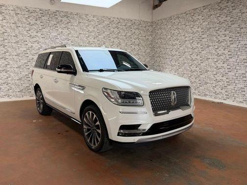 White 2020 Lincoln Navigator Reserve