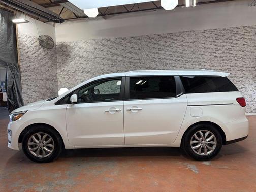 Snow White Pearl 2019 Kia Sedona EX