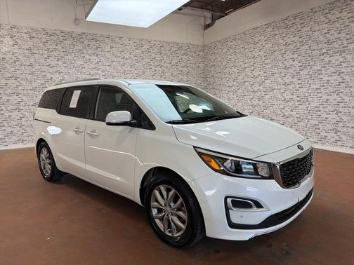Snow White Pearl 2019 Kia Sedona EX