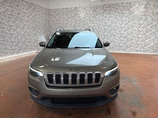 Light Brownstone Pearlcoat 2019 Jeep Cherokee Latitude Plus