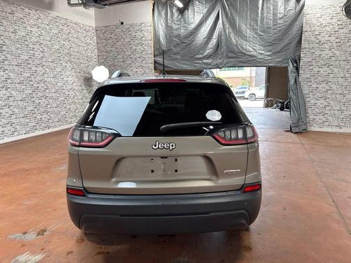 Light Brownstone Pearlcoat 2019 Jeep Cherokee Latitude Plus