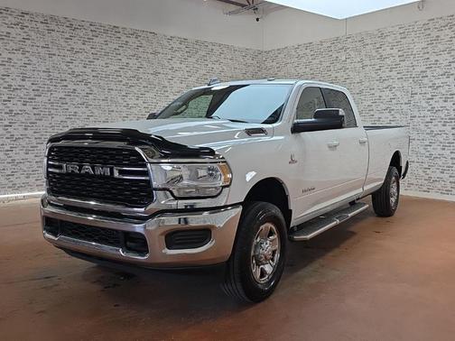 Bright White Clearcoat 2022 RAM 3500 Big Horn