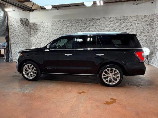 Shadow Black 2018 Ford Expedition Platinum