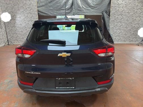 Midnight Blue Metallic 2021 Chevrolet Trailblazer LS