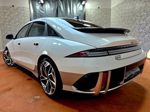 2025 Hyundai IONIQ 6 SEL