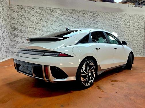 2025 Hyundai IONIQ 6 SEL