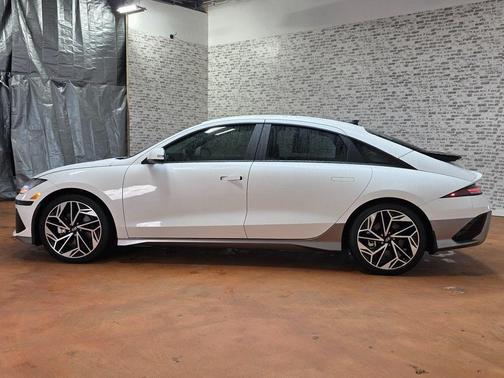 2025 Hyundai IONIQ 6 SEL