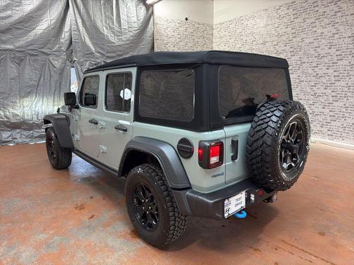 Earl Clearcoat 2023 Jeep Wrangler 4xe Base