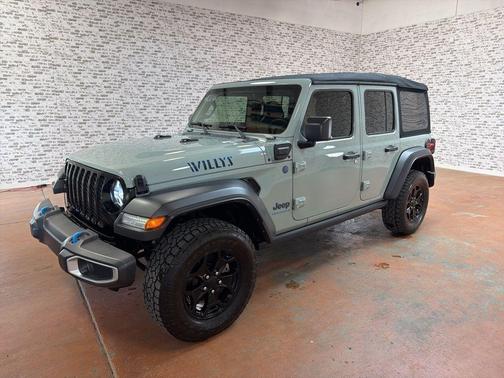 Earl Clearcoat 2023 Jeep Wrangler 4xe Base