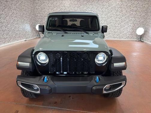 Earl Clearcoat 2023 Jeep Wrangler 4xe Base