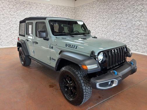 Earl Clearcoat 2023 Jeep Wrangler 4xe Base