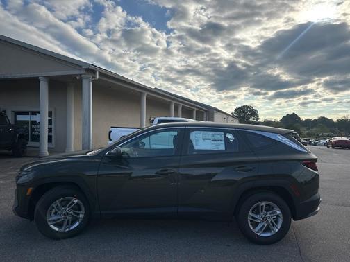 2026 Hyundai TUCSON SE