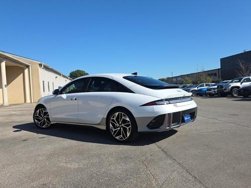 2025 Hyundai IONIQ 6 SEL